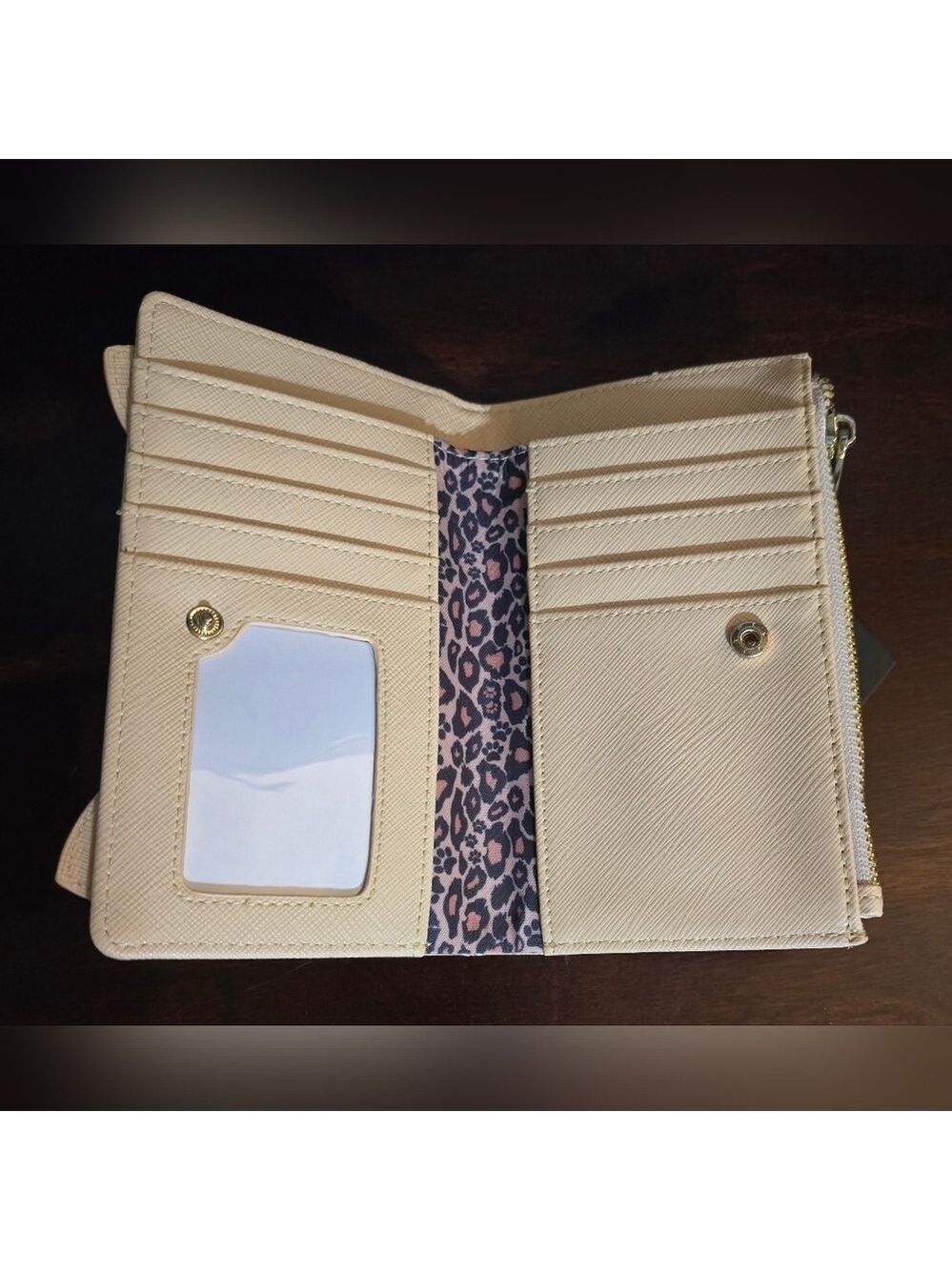 Loungefly ❤️ Logo Cat Face Wallet - Picture 5 of 13